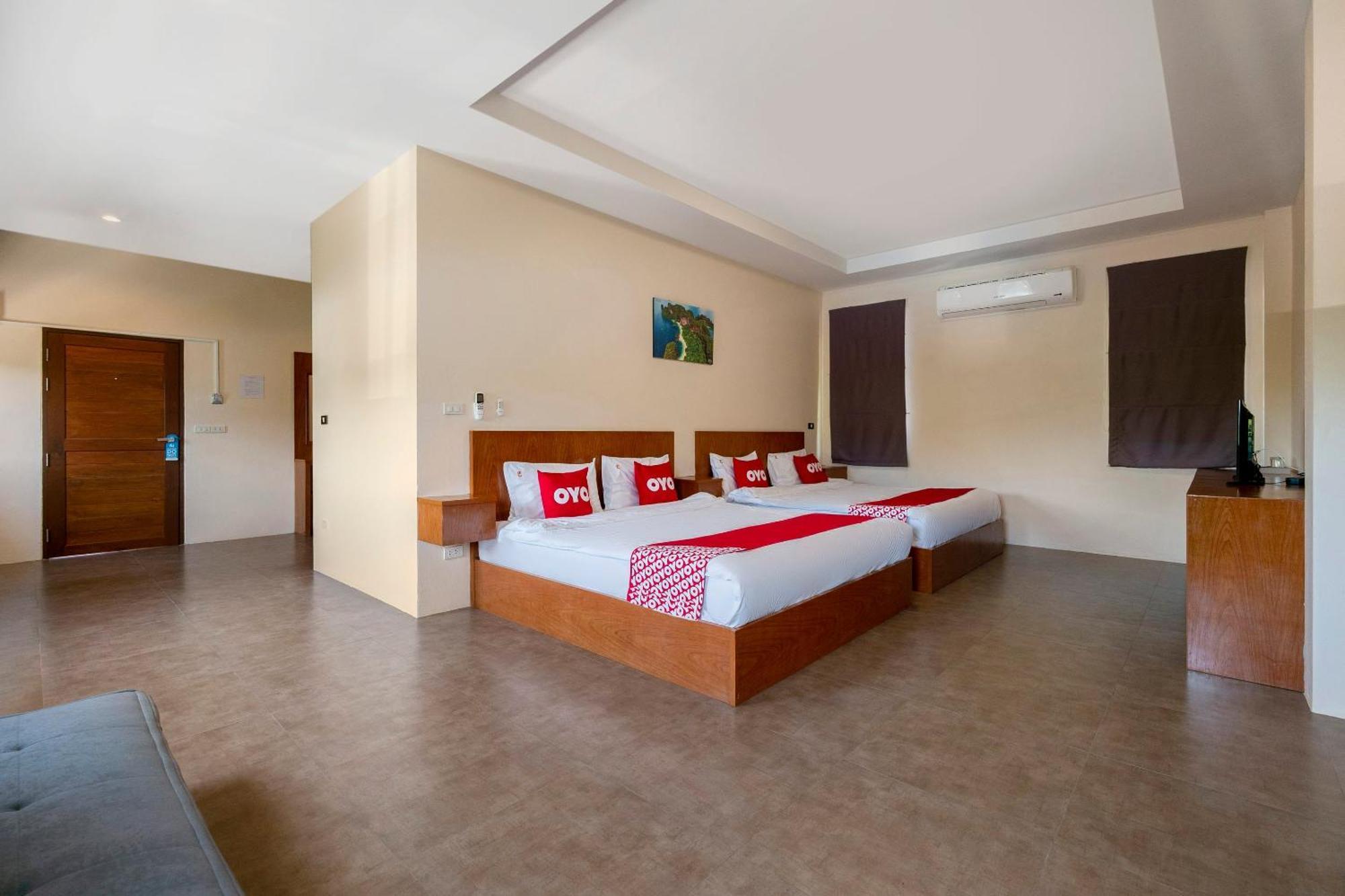 Hotel Oyo 665 Sj House 3*